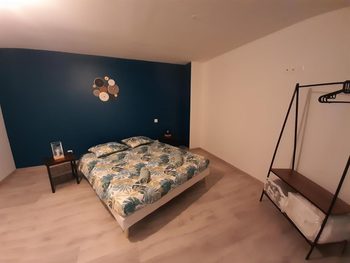 Le Travers Apartment Joigny Luaran gambar